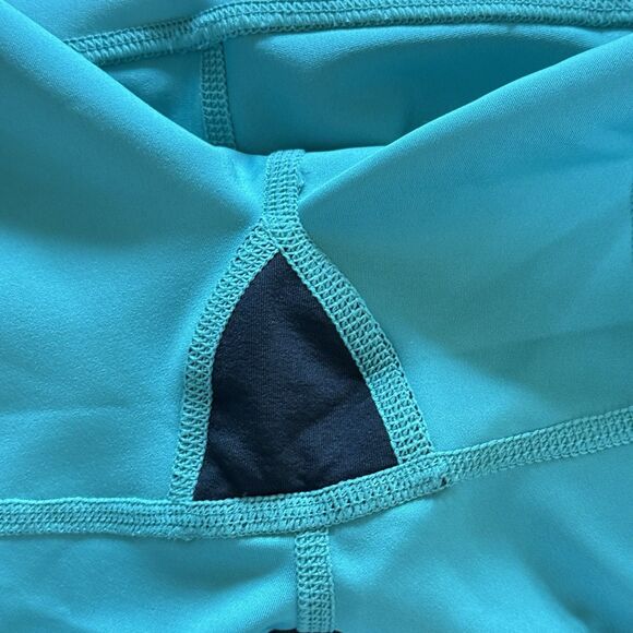 ALO Yoga High Waist 3.5” Inseam Shorts Aqua Green Size Medium Gym Train Workout - Picture 9 of 11